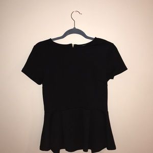 Waist accentuating dress shirt!